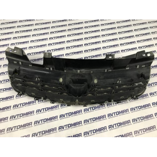Решітка радіатора Opel Zafira B 2008-2011 13247331